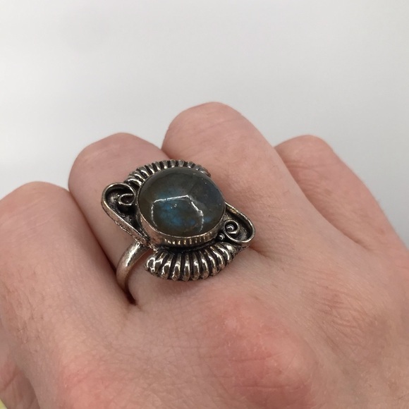 Boho Silver Labradorite Ring - Picture 5 of 8